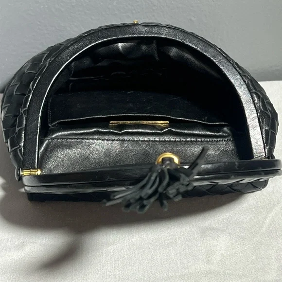 Vintage Bottega Veneta Black Crossbody - Picture 4 of 5